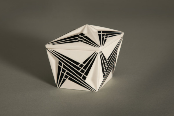 Kubistická dóza diamant